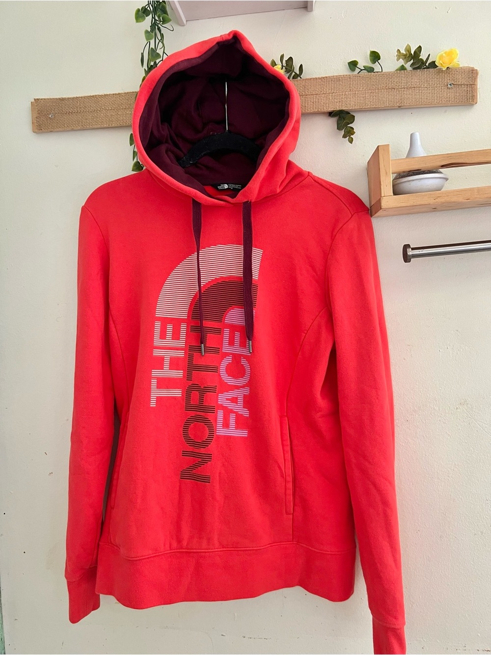 The North Face Women’s Orange Logo Pullover Hoodie – Size M